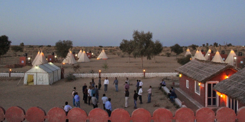 Umaid Safaris & Desert Lodge