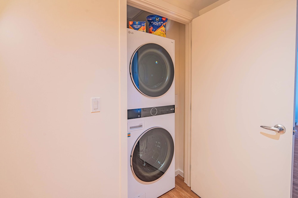 ROVE LIVING/KL - 44 Monroe