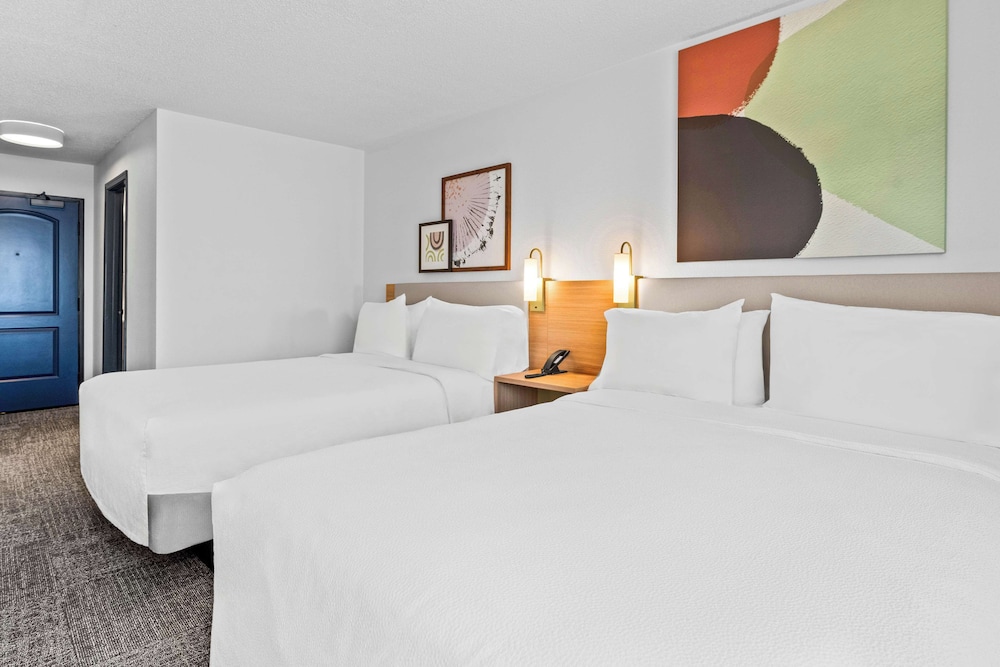 Modesto Vacations - Spark by Hilton Modesto - Property Image 23