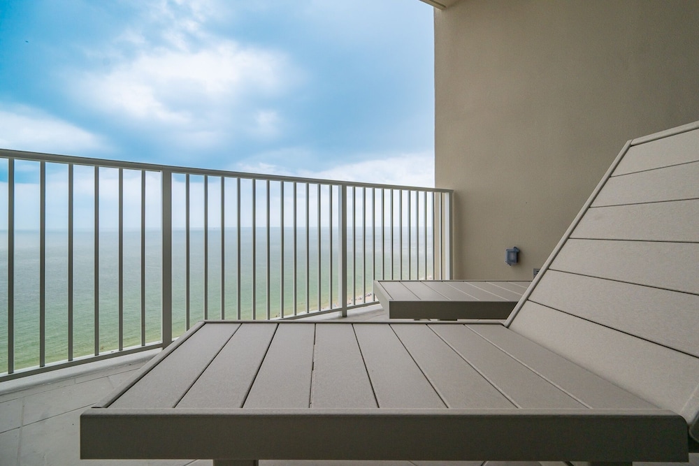 Phoenix Gulf Shores Ii 1702 3 Bedroom Condo