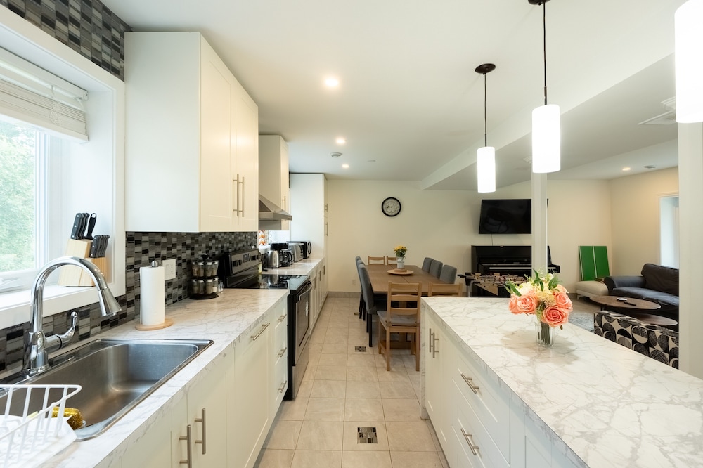 GLOBALSTAY Waterfront 5BR Cottage