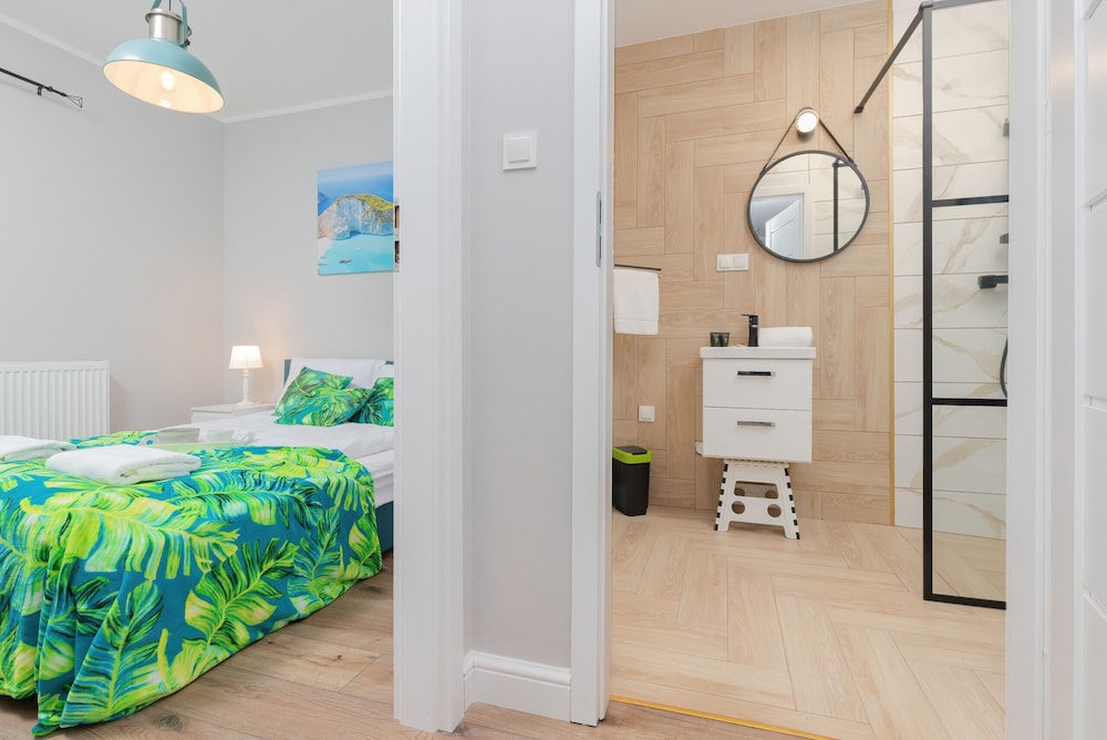 Coast Apartment With Terrace by Renters
