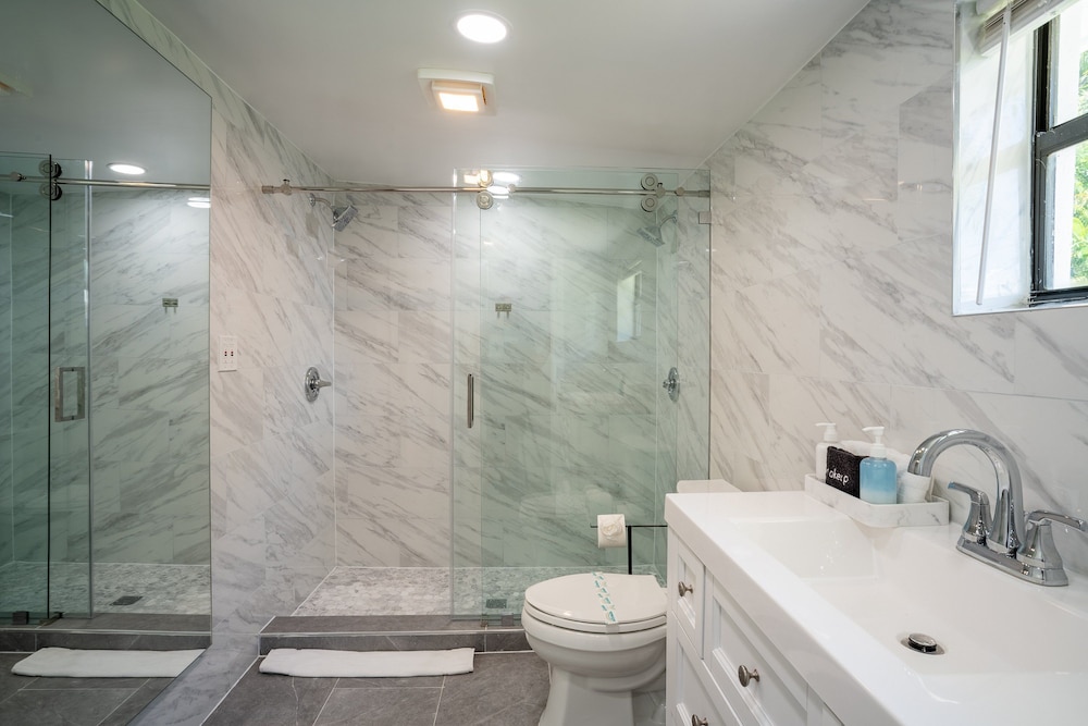 Spacious 3BR Home 2 Baths Amazing Pool Area
