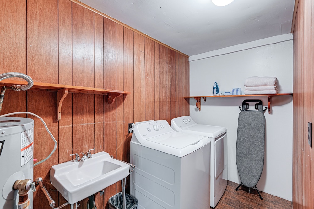 Family-friendly Home < 5 Mi to Downtown Nashville - Property Image 2