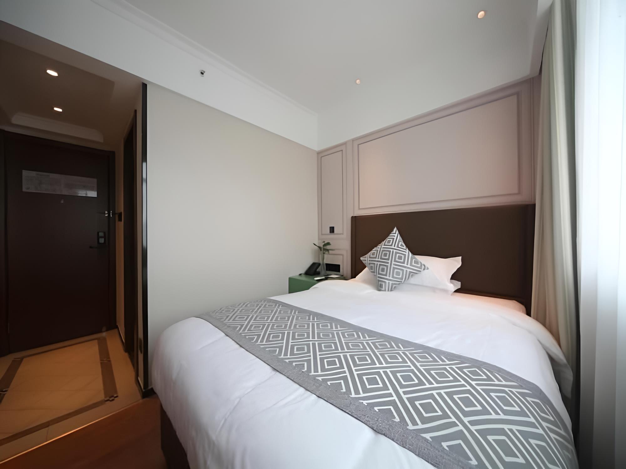 GEM Hotel Wuning Road Zhenping Road Metro Station