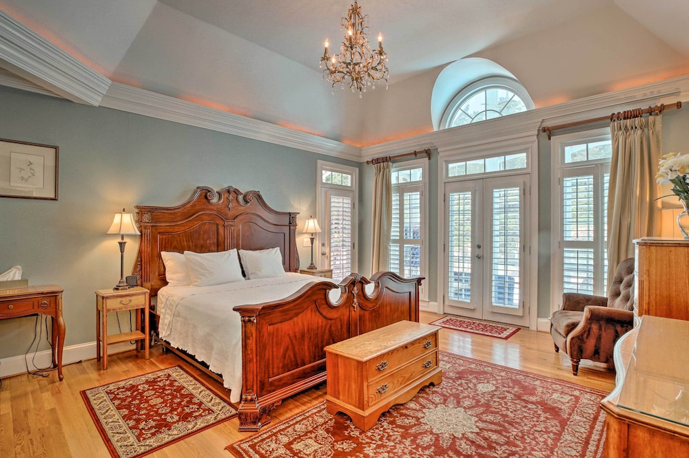 Secluded Acworth Mansion w/ Pool + Game Room!