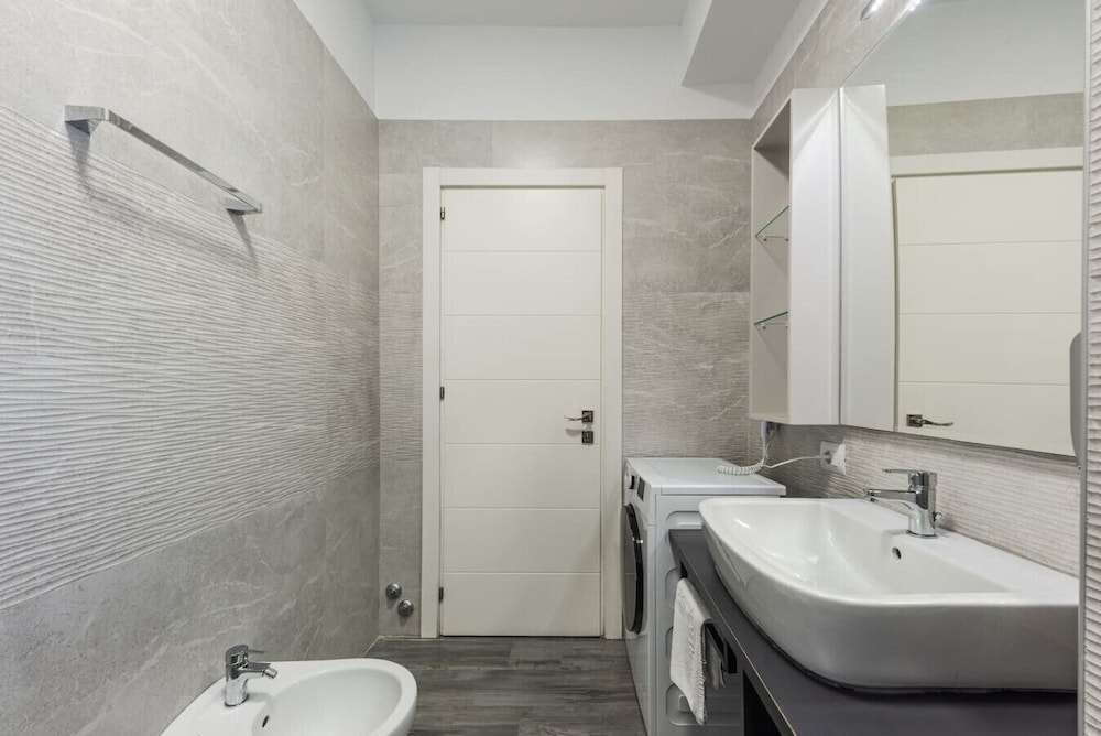 Spacious 1BR Apartment With Resort Access
