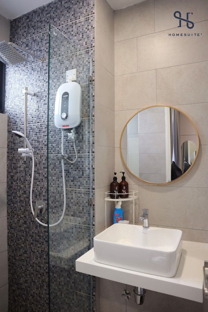 Homesuite' Home at The Shore KK photo 7