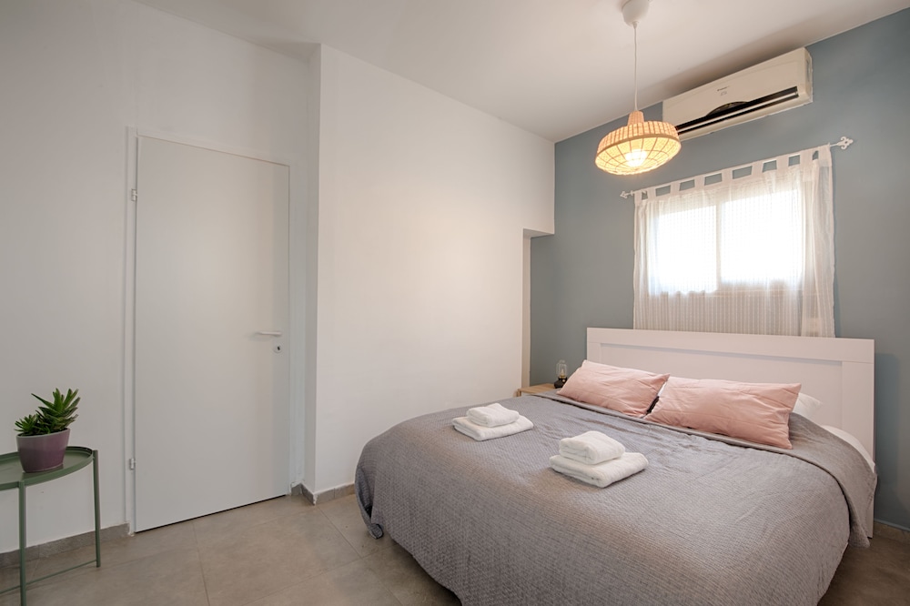 AirTLV Comfortable 3 BDRM in Old North view 5