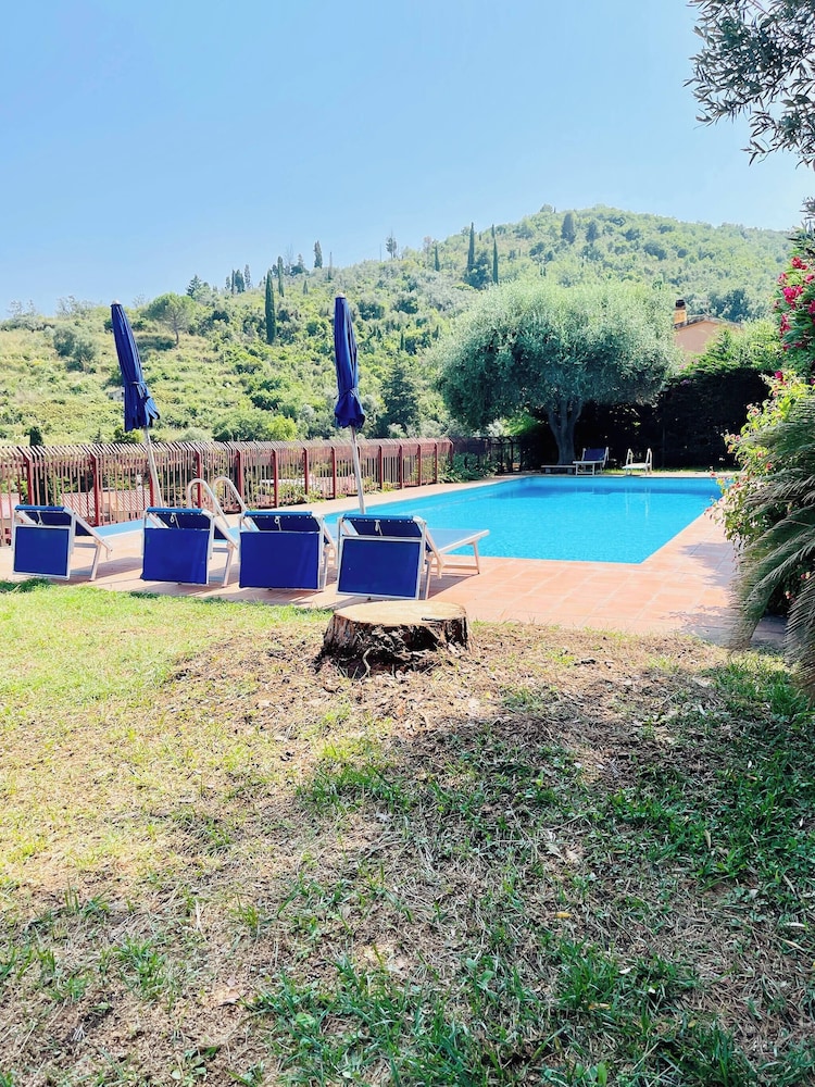 Charming Porto Santo Stefano Apartment With Pool Access