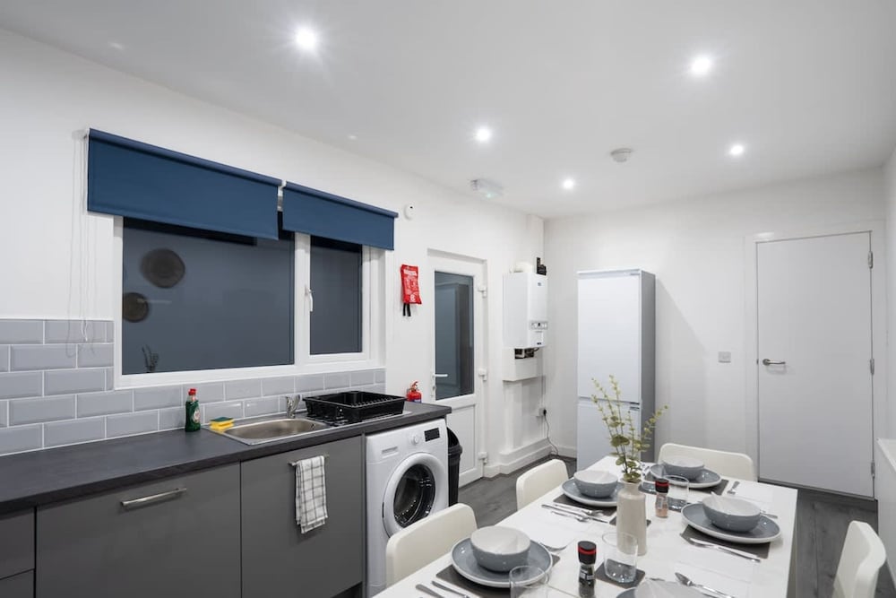 4 Bedrooms-4 Bathrooms House
