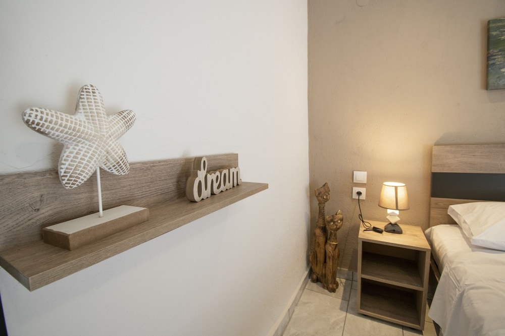 Forest View Apartment 2 by Rentalspro