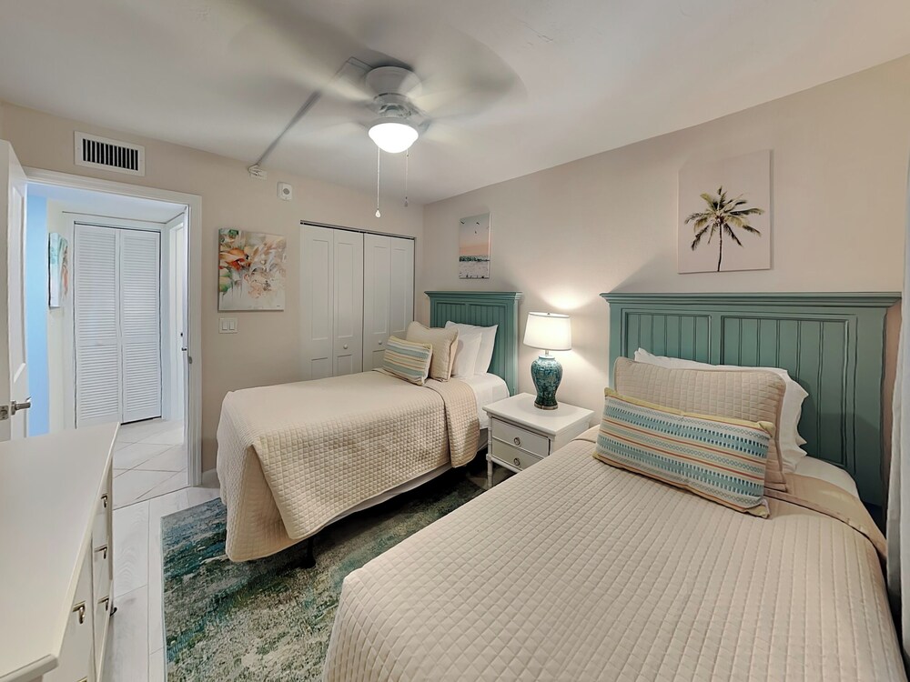 Seaside 3 by Distinctive Beach Rentals