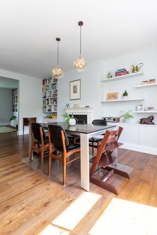 Bassett Road XII by Onefinestay