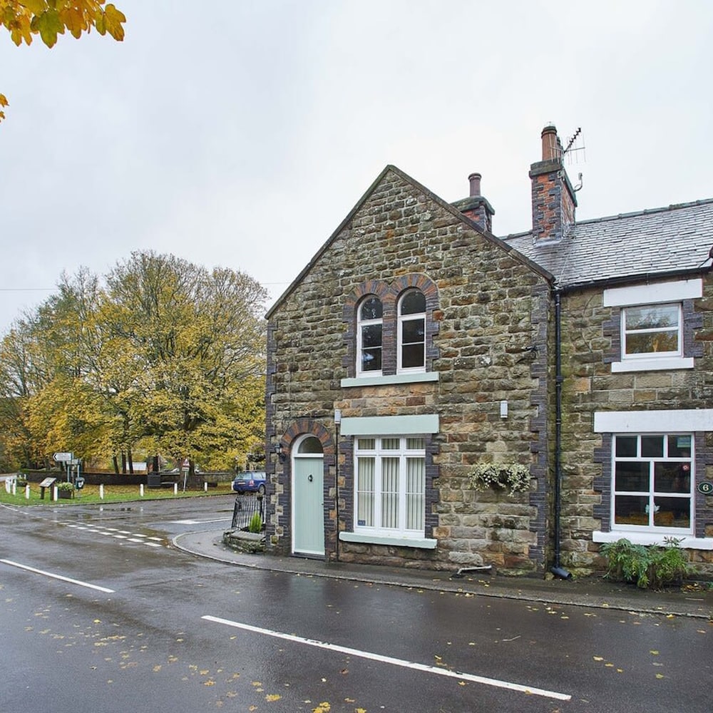 Host Stay Rosella Cottage