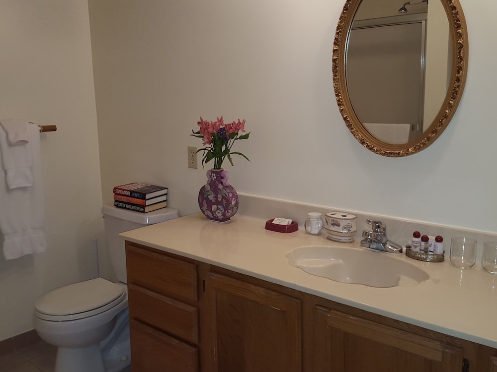 Innisfree Boutique Inn By-The-Lake
