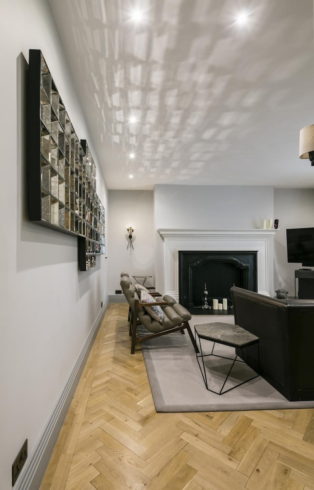 The Hanover Suite in London