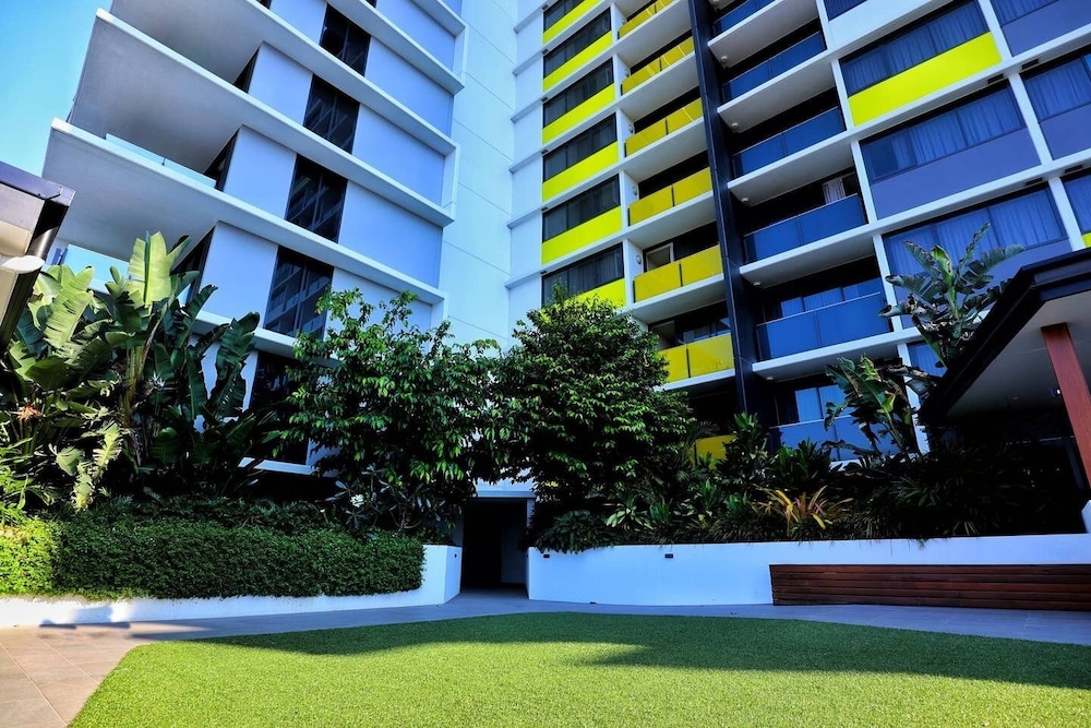Ultimate Prestige 2bed2bath Hamiltonapt view 3