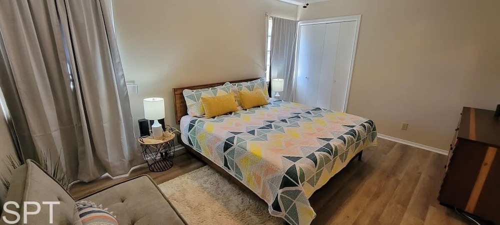 Large 3 Bedr Bay Views Pool Great Deck 3 Bedroom Condo