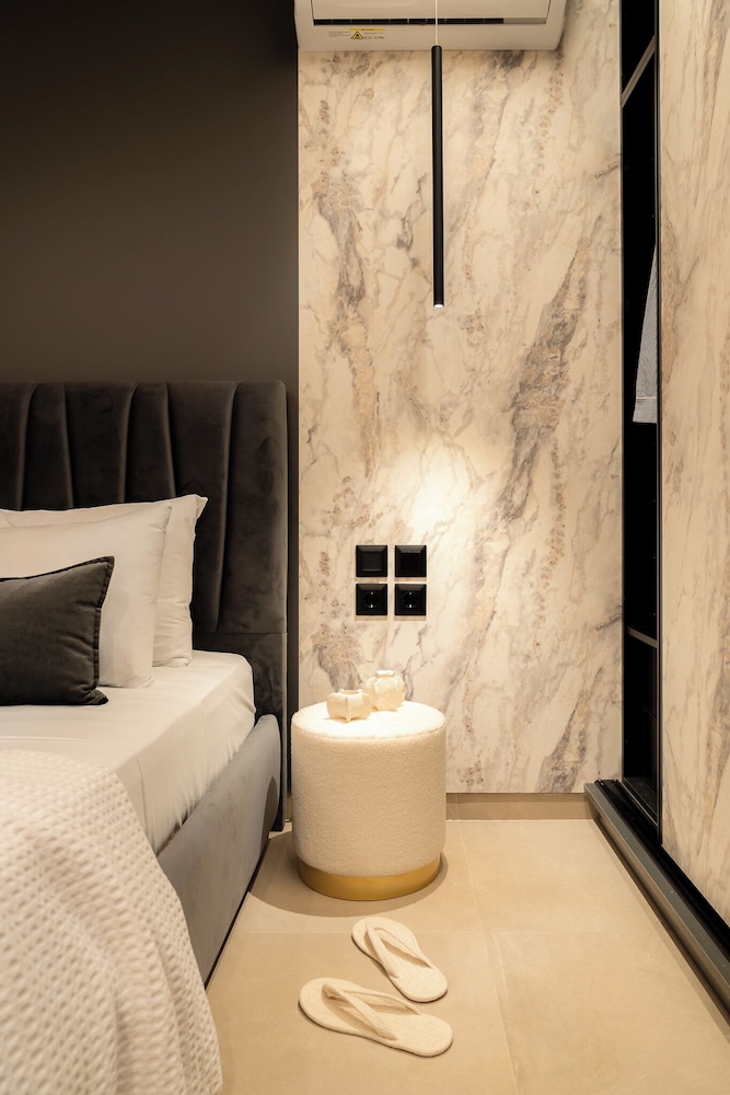 FOS Premium Apartments by halu