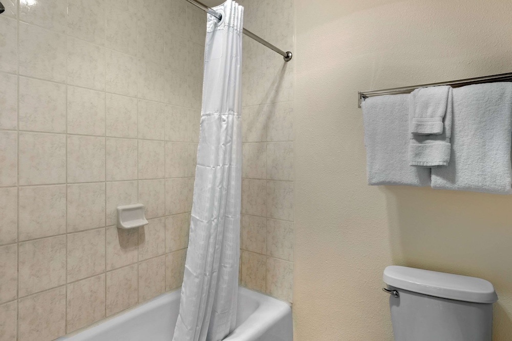 Econo Lodge Inn & Suites Socorro view 5