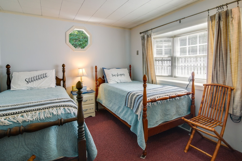 Bayfront Plymouth Gem w/ Sunroom, Steps to Shore!