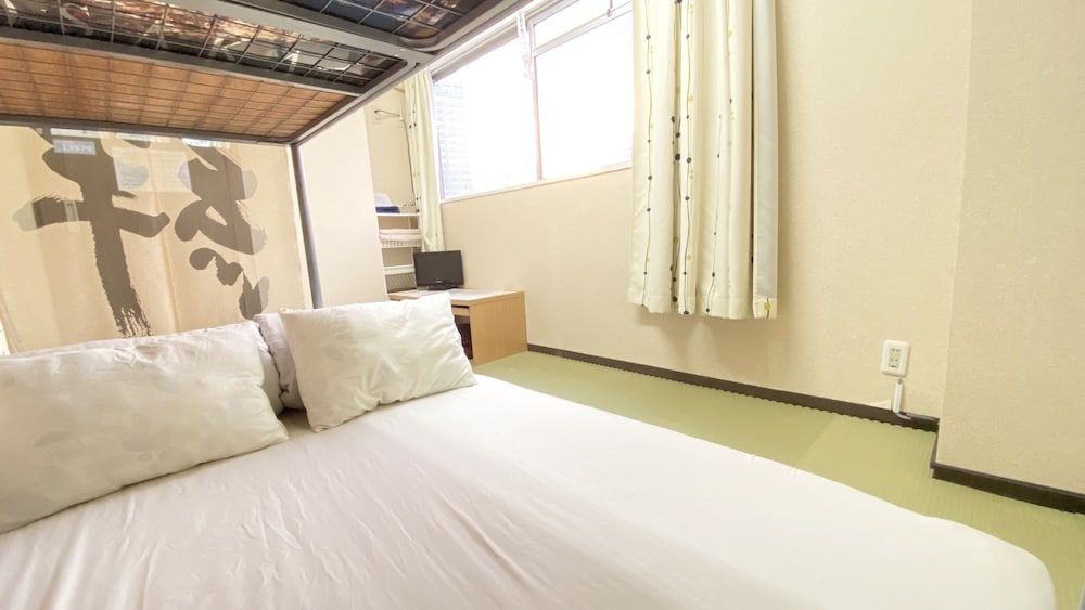 GUEST HOUSE B's Five II - Hostel