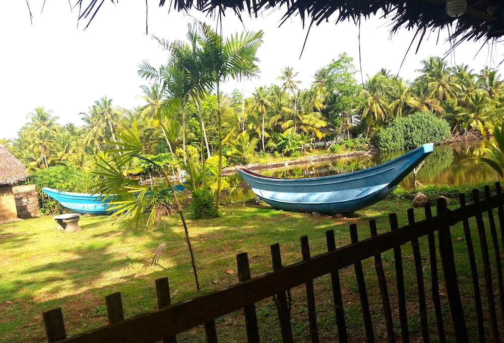 Lagoon Resort Goviyapana