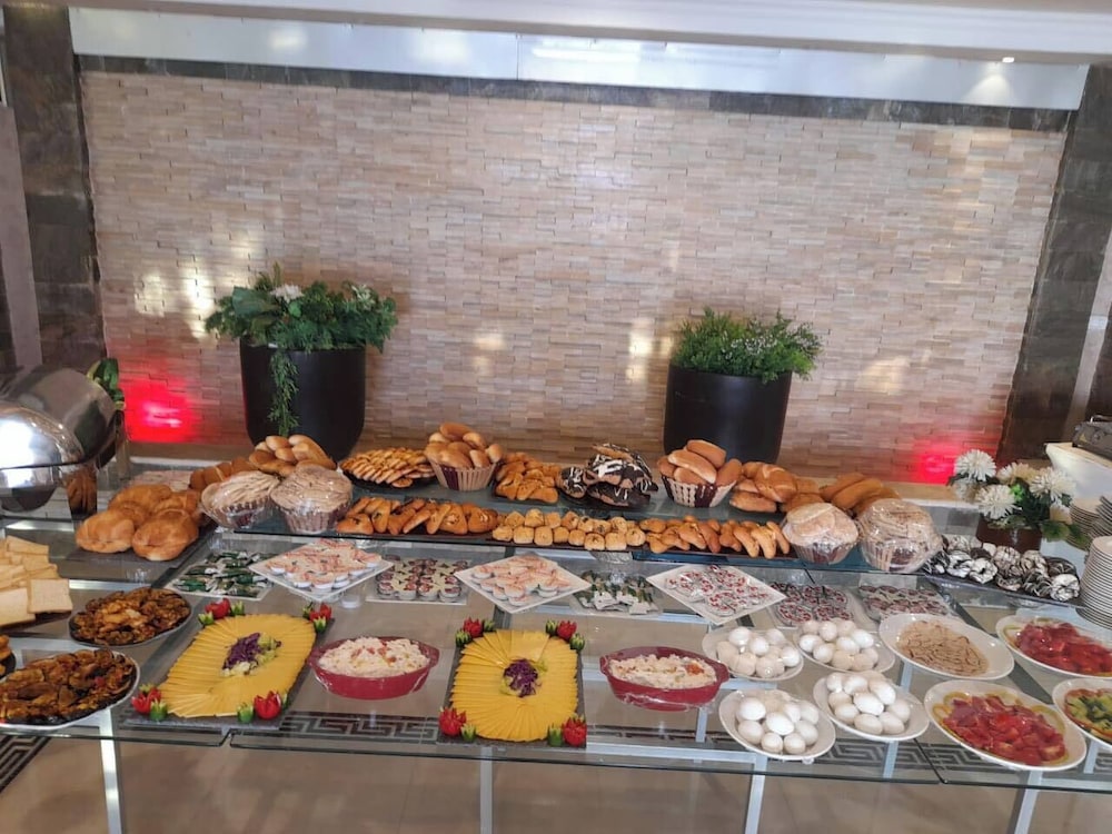 Grand Plaza Hotel