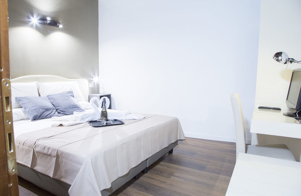 Do-Do Navona Suites