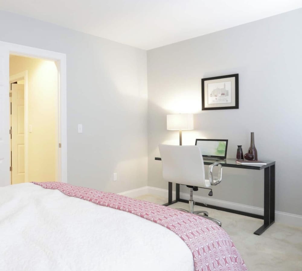 New Haven Vacations - Luxury Furnished Apartments by Hyatus Downtown at Yale - Property Image 17