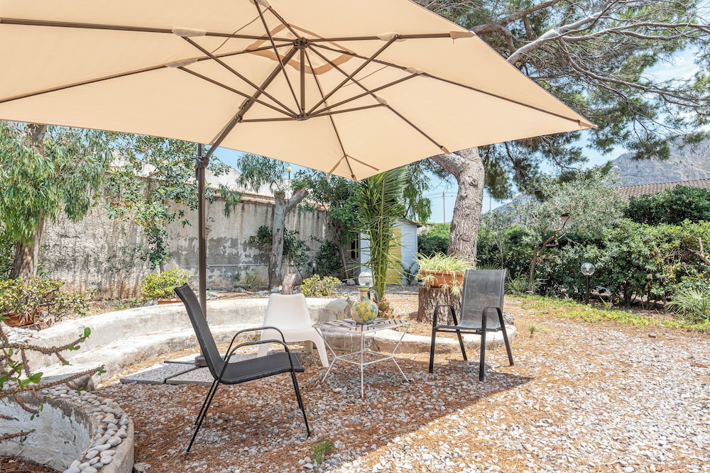 Isola delle Femmine Apartments by Wonderful Italy