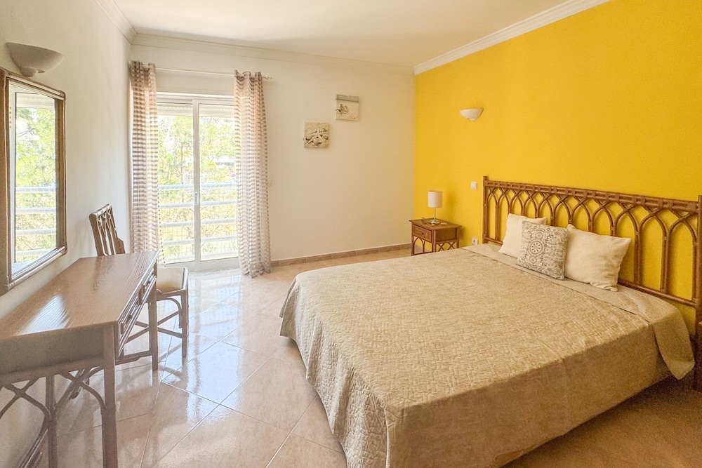 Central Old Town Albufeira Apartment
