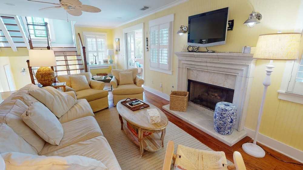 Thirst N' Howl by Tybee Vacation Rentals
