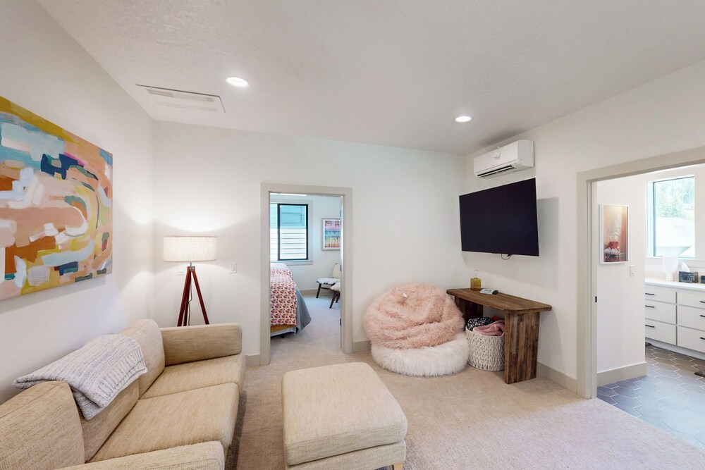5BR Home w/ Nearby Lake, A/C & Private Backyard