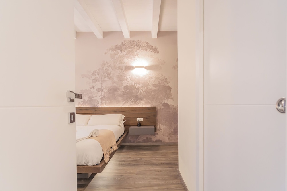 Modern & Stylish Apartment in Como City by Rent all Como