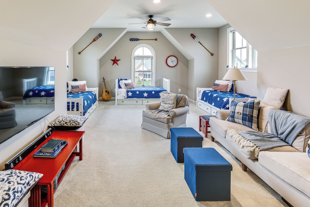 Communal Pools, 6 Mi to Bethany Beach! Family Home