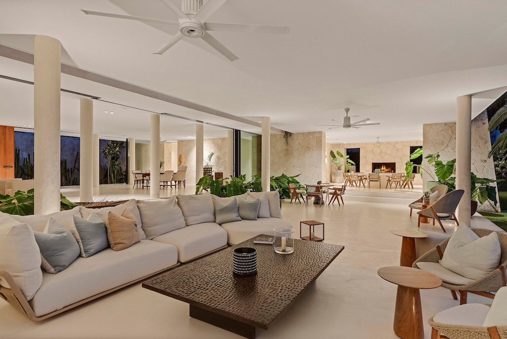 Magnificent 5BR Modern Tropical Villa With Pool
