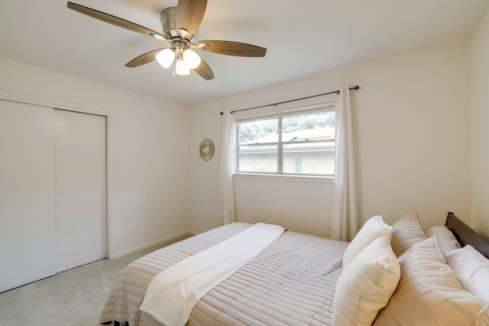 Near Shops & Eats: Commuter-friendly Fwtx Home