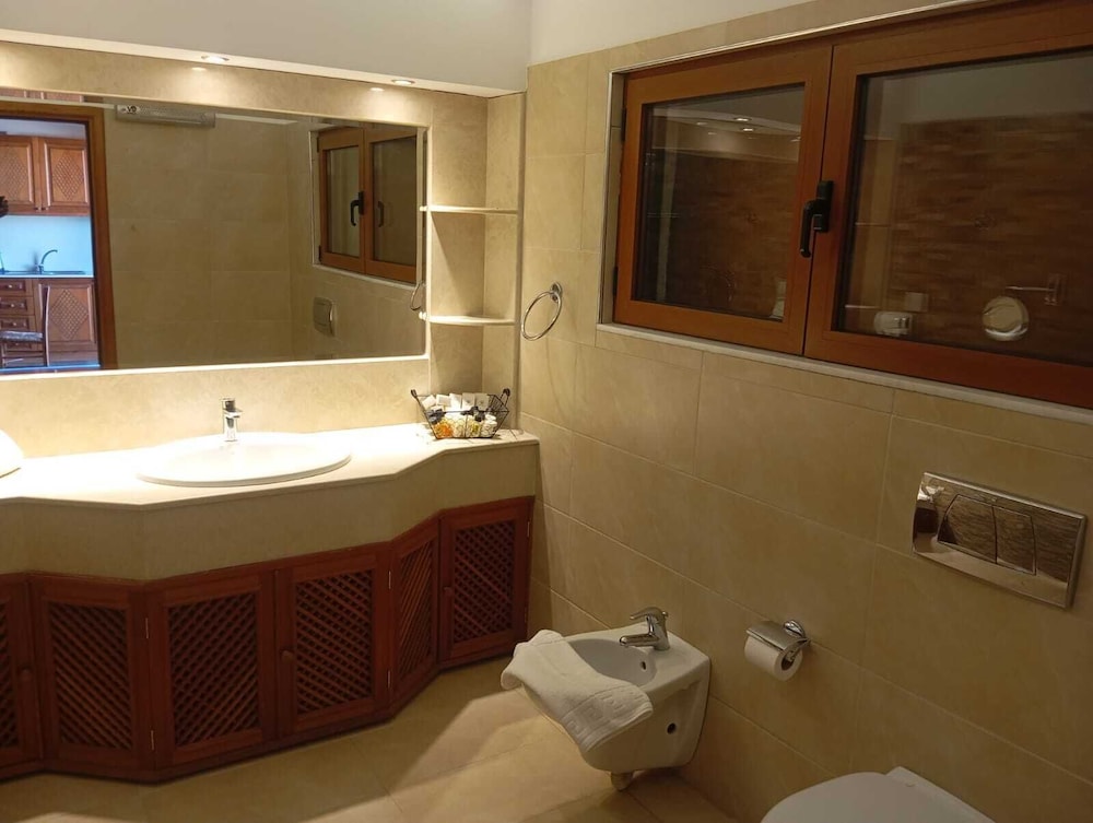 Arte Suites Pefki