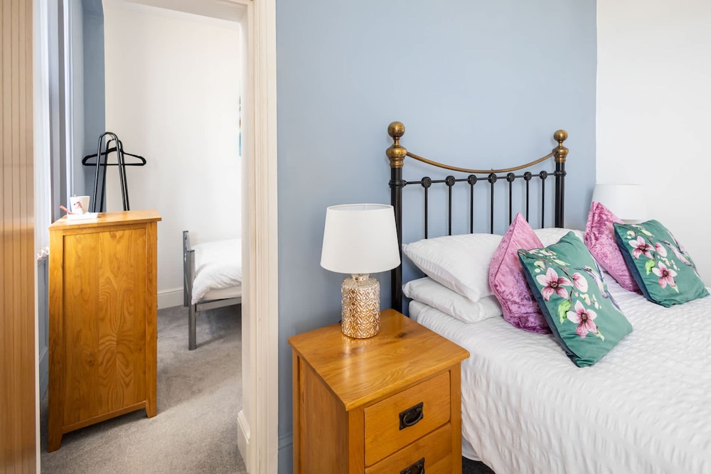 Host Stay Sleights at the Sandbeck