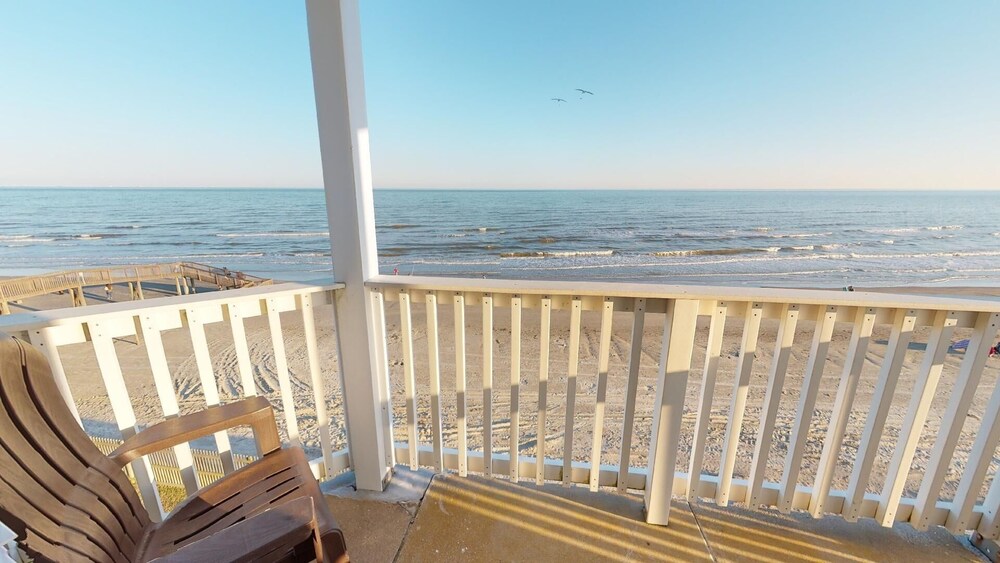 Seascape 1308 2 Bedroom Condo by RedAwning