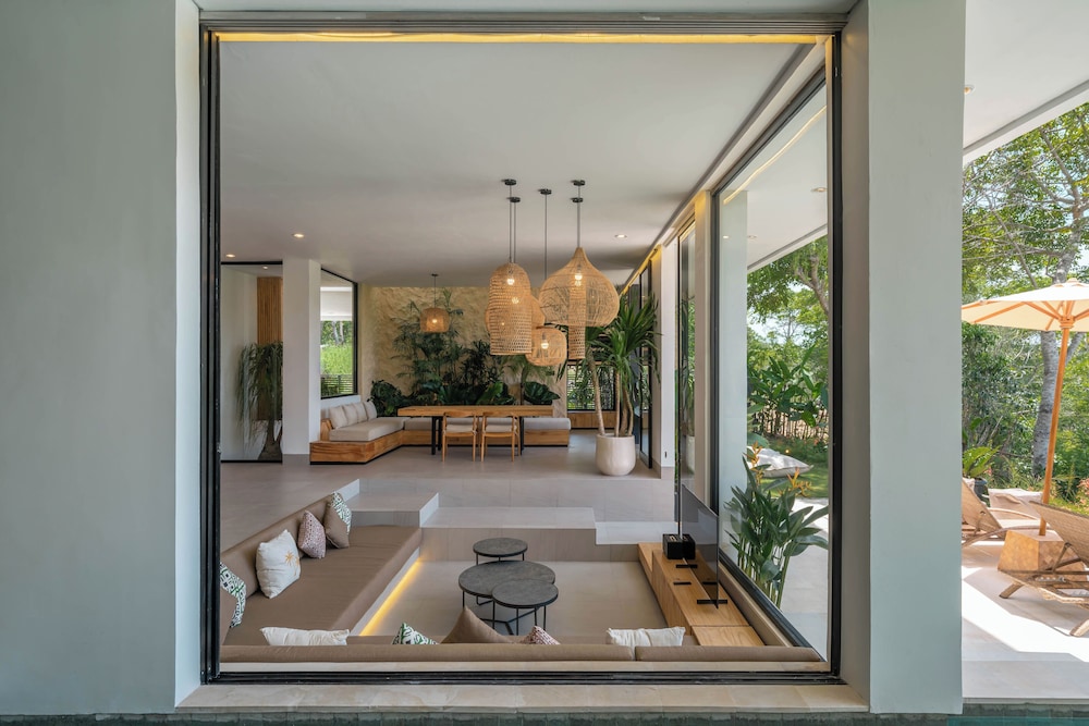 The Luminous Villa Uluwatu