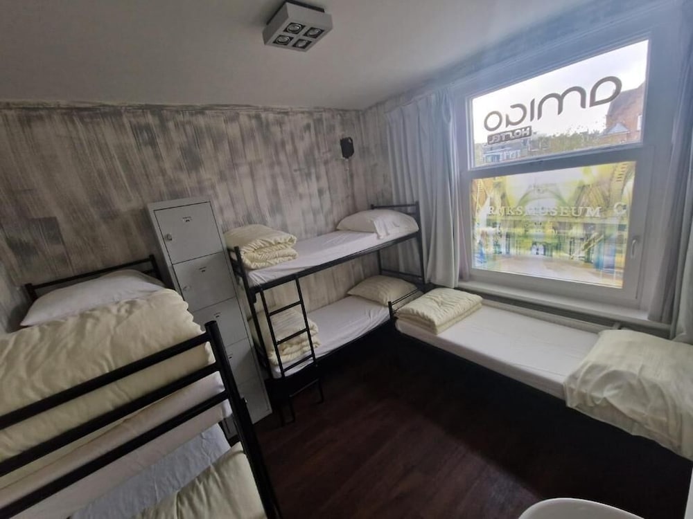 Amigo Hotel - Hostel