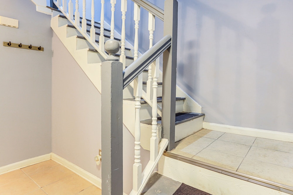 Easy ATL Access: Suburban Home Base w/ Patio