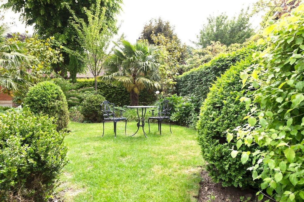 Serene 2 Bed Flat Chiswick Min Monthly Stay