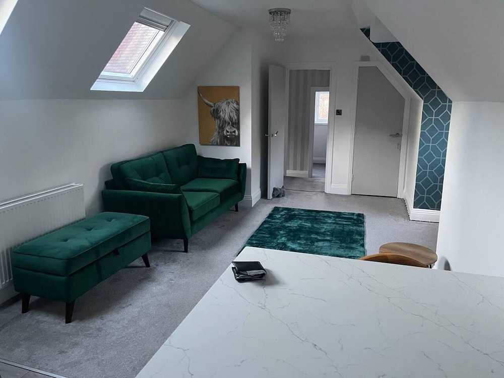 Luxury 3-bed Penthouse Apartment in Bournemouth view 5