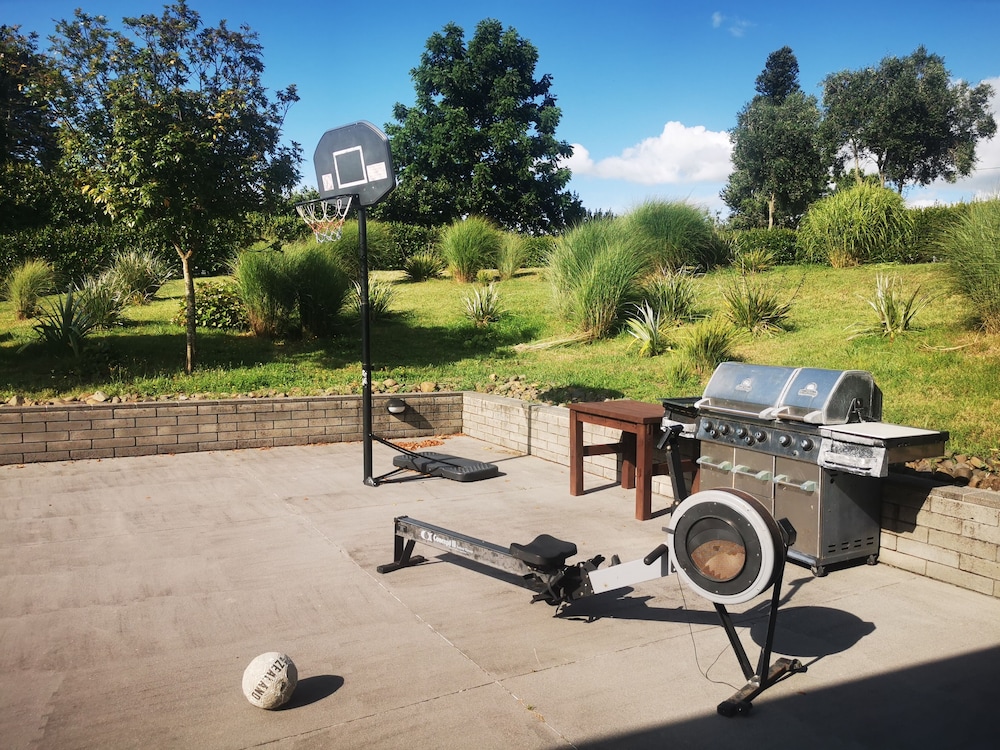 Hakarimata Lodge - Riverside Sanctuary