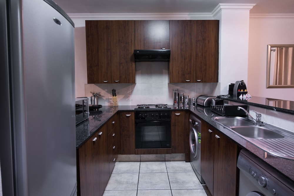 Prestige Apartment Sandton at Westpoint