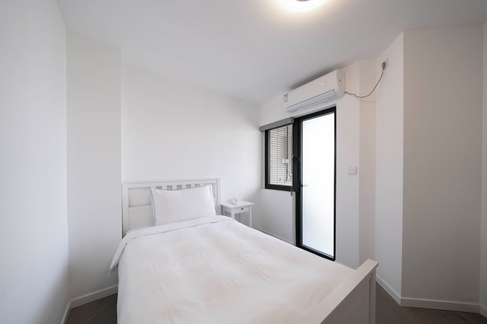 Tyms Elegant 4BR 2BA Apt Xujiahui Malls